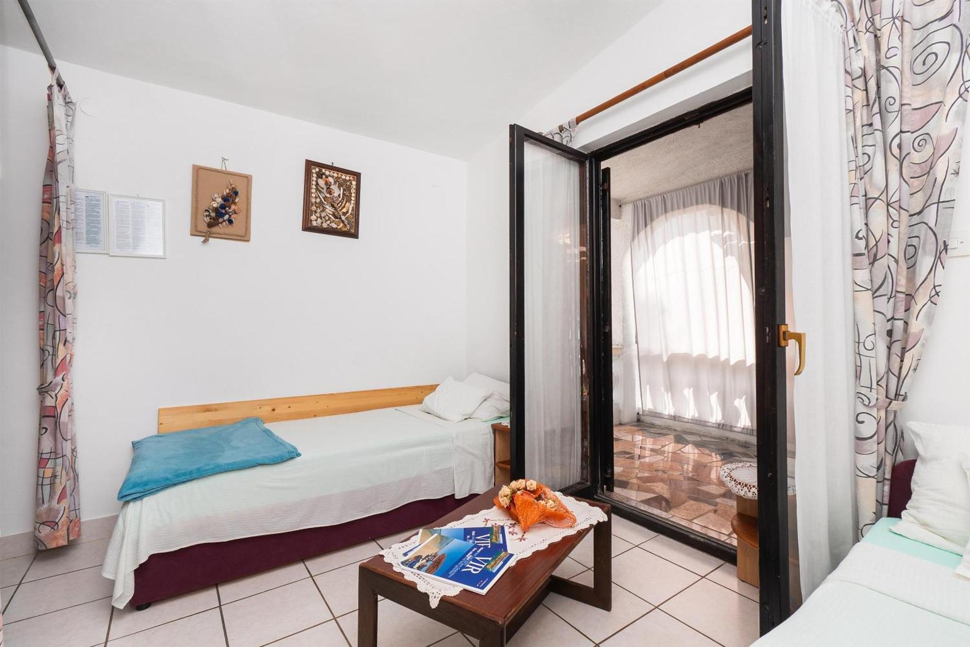 Apartments Stefani วีร์ ภายนอก รูปภาพ