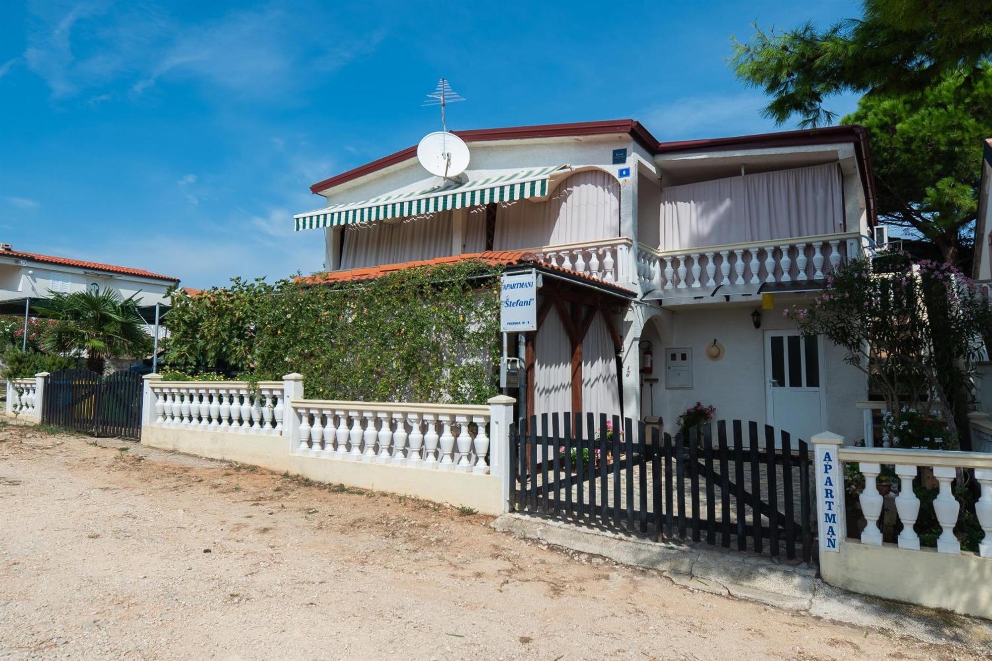 Apartments Stefani วีร์ ภายนอก รูปภาพ